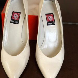 LIKE NEW 7.5 IVORY All LEATHER made in Italy